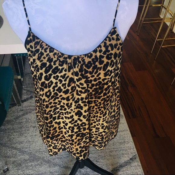 Bloomgdales Animal Print Top Animal Print Women Size Medium Trendy - Picture 4 of 11